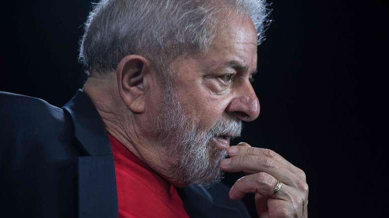 Para Sanches, Fachin está certo e age em "defesa da decisão do plenário" de permitir a prisão de Lula em abril