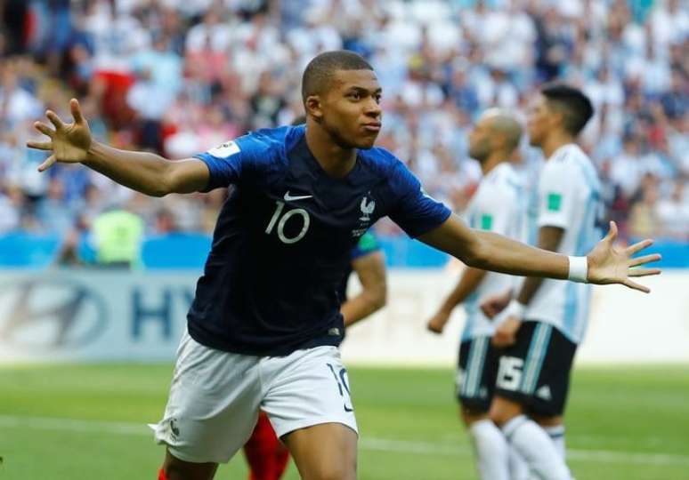 Atacante francês Kylian Mbappe comemora um de seus gols na vitória contra a Argentina
30/06/2018
REUTERS/Michael Dalder