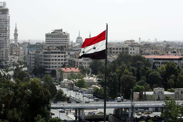 Bandeira da Síria é vista em Damasco 20/04/2018 REUTERS/Ali Hashisho 