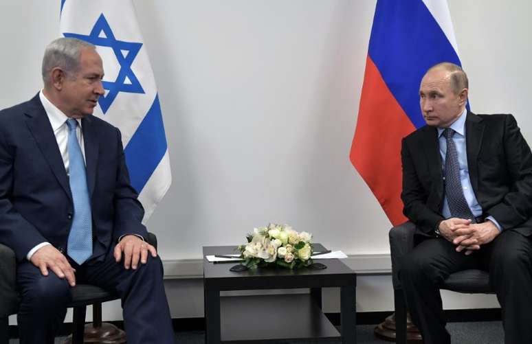 Encontro do primeiro-ministro israelense, Benjamin Netanyahu, com o presidente russo, Vladimir Putin, em Moscou
29/01/2018
Sputnik/Alexei Nikolsky/Kremlin via REUTERS