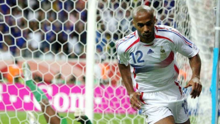 Em 2006, ao lado de Zidane, Henry comandou a França que chegou à final da Copa do Mundo e perdeu para a Itália