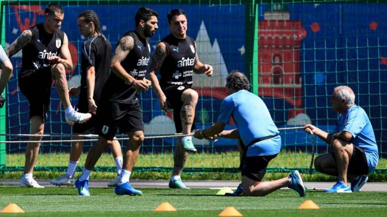 Uruguai faz mais um treinamento de preparação para enfrentar a França (Foto: MARTIN BERNETTI / AFP)