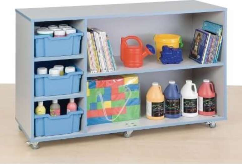 39. Arm&aacute;rio baixo para brinquedos