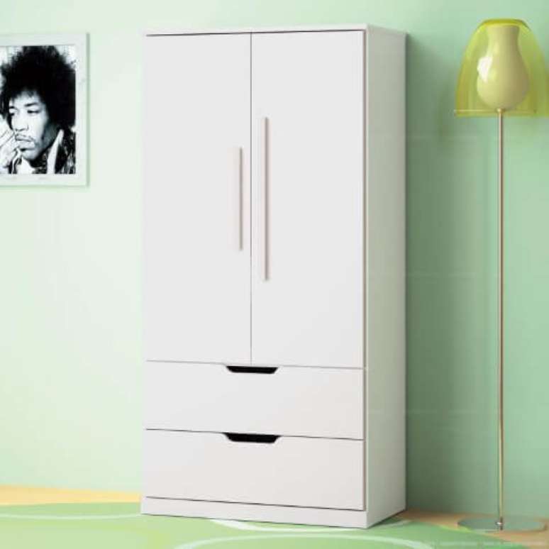 18. Arm&aacute;rio multiuso com duas portas e duas gavetas para quarto