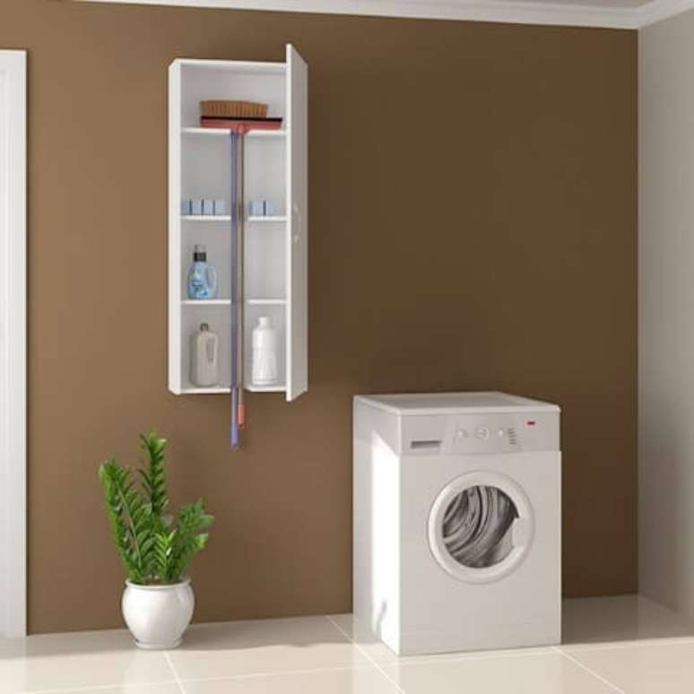 27. Arm&aacute;rio a&eacute;reo com espa&ccedil;o para pendurar para vassoura