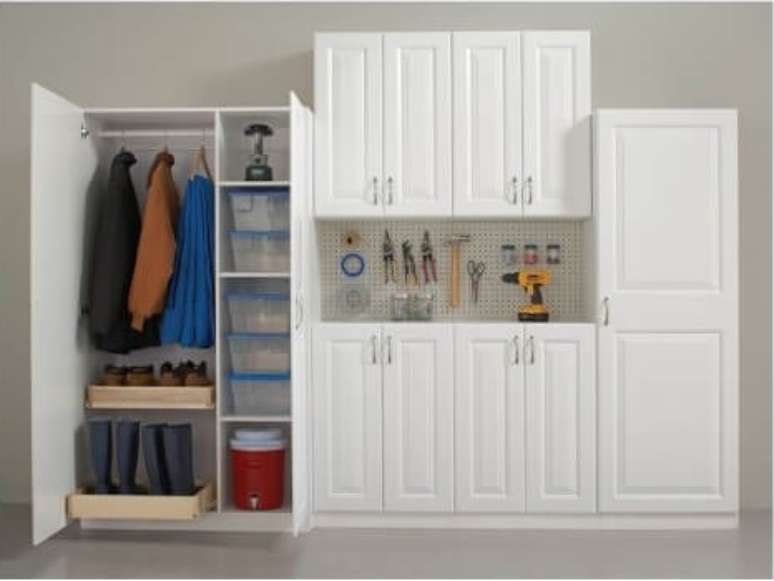 22. Arm&aacute;rio multiuso grande para lavanderia