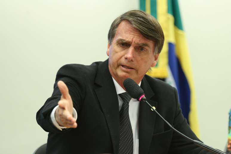 Bolsonaro durante sessão