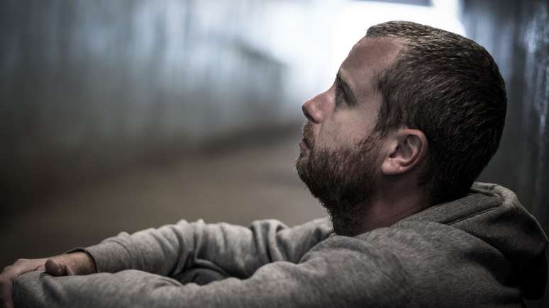 Isolamento e culpa podem afetar colegas e amigos, que tamb&eacute;m t&ecirc;m direito ao luto