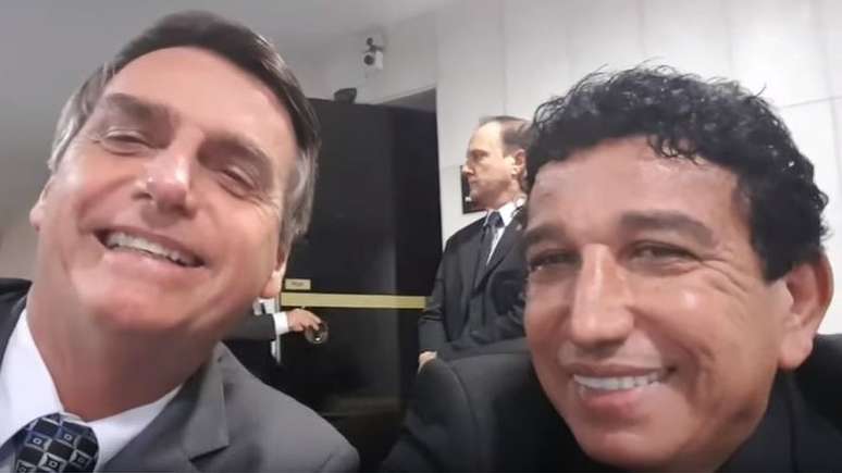 Bolsonaro e Magno Malta podem compor a chapa presidencial PSL e PR