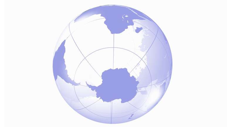 No Hemisfério Sul há maior quantidade de água do que no Hemisfério Norte, o que faz com que a temperatura não aumente tanto