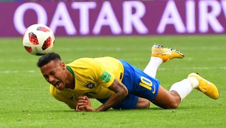 Neymar reage à falta sofrida durante jogo contra o México
02/07/2018
REUTERS/Dylan Martinez