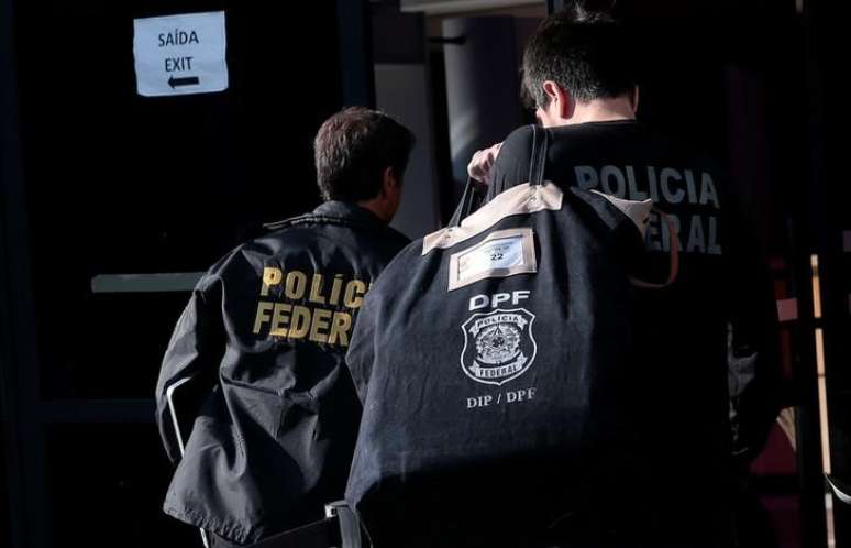 Agentes da PF em São Paulo