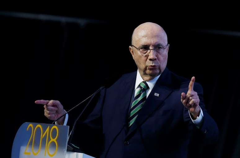 Pr&eacute;-candidato do MDB &agrave; Presid&ecirc;ncia, Henrique Meirelles, discursa em evento em Bras&iacute;lia
04/07/2018 REUTERS/Adriano Machado