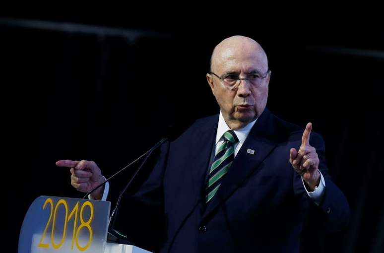 Pré-candidato do MDB à Presidência, Henrique Meirelles, discursa em evento em Brasília
04/07/2018 REUTERS/Adriano Machado