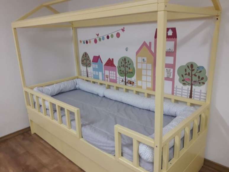 74. Cama montessoriana com protetores laterais. Projeto de BK M&oacute;veis