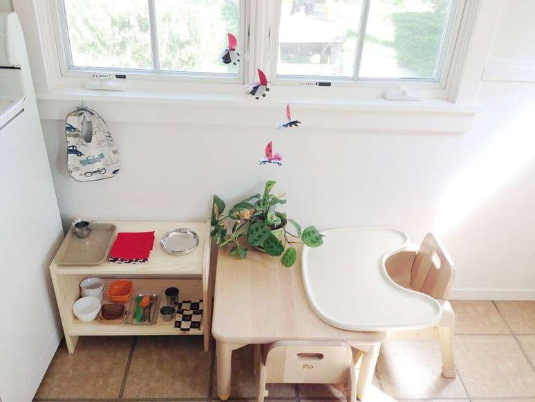 53 &ndash; Mesa de alimenta&ccedil;&atilde;o para a crian&ccedil;a ser mais independente