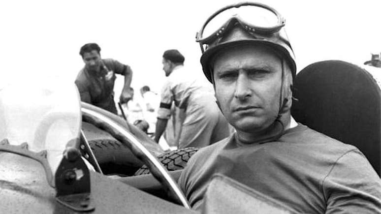 Juan Manuel Fangio teve dois filhos não reconhecidos em vida