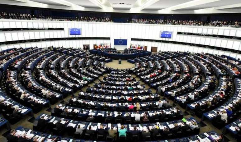 Parlamento Europeu rejeita projeto sobre copyright