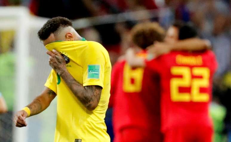 Neymar lamenta eliminação e belgas comemoram
 6/7/2018    REUTERS/Toru Hanai 