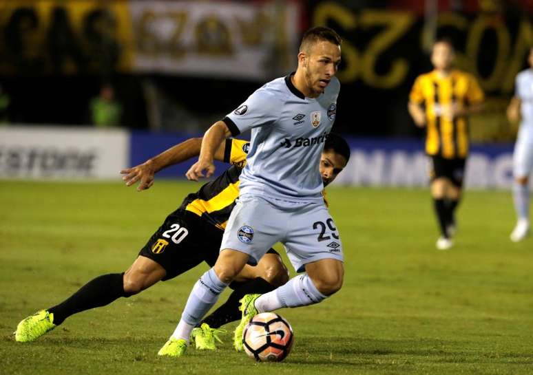 Arthur durante partida do Gr&ecirc;mio contra o Guarani do Paraguai pela Libertadores
20/04/2017 REUTERS/Jorge Adorno 