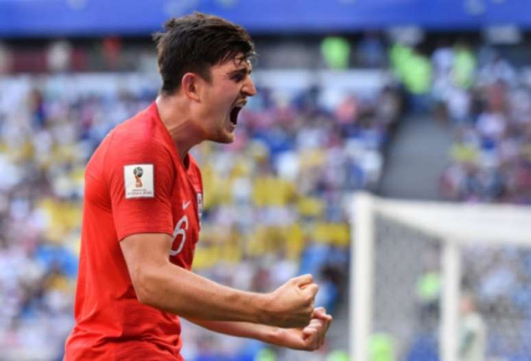 Su&eacute;cia 0 x 2 Inglaterra: veja imagens da partida. Maguire comemora seu gol, que abriu o placar