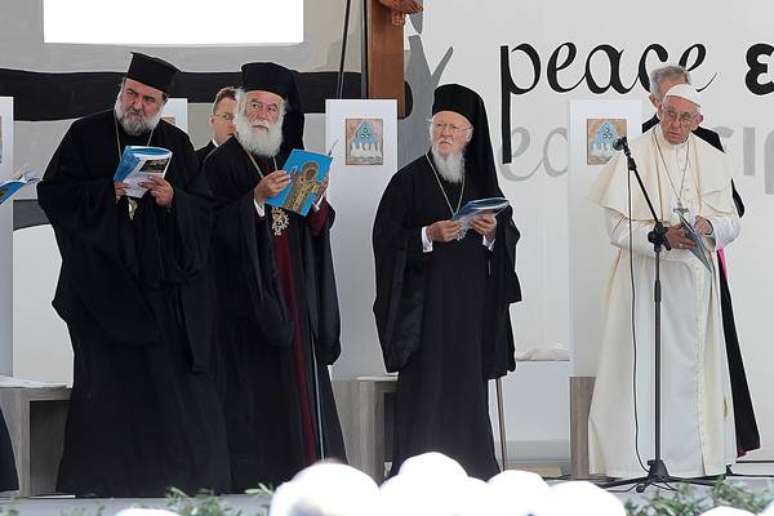 Papa e patriarcas rezam por paz no Oriente Médio