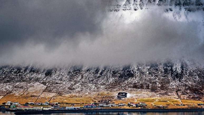 "Os que vivem do que a terra dá estão em uma batalha constante contra os elementos (da natureza)", afirma diretor de empresa de turismo da Islândia