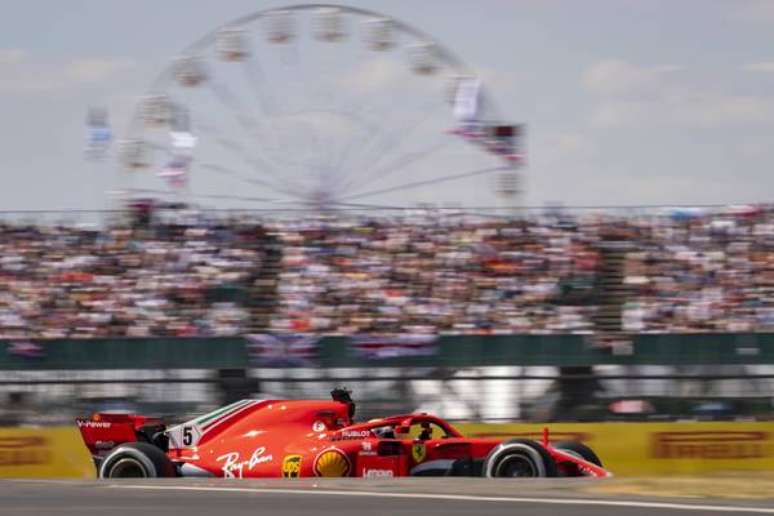 Vettel em ação durante o GP de Silverstone