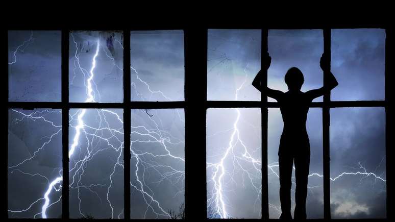 Psic&oacute;logos recomendaram que Peterson enfrentasse os medos e sa&iacute;sse de casa em dias de tempestades