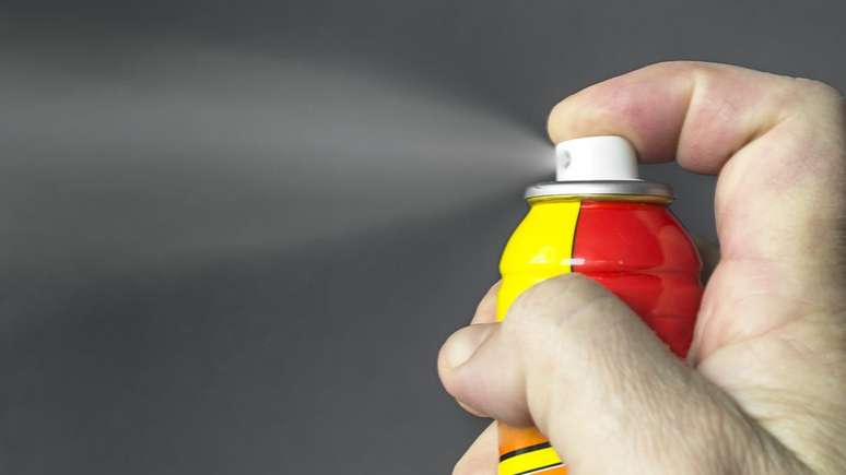 Inseticidas n&atilde;o ajudam a combater escorpi&otilde;es, pelo contr&aacute;rio: n&atilde;o s&oacute; podem afetar cachorros e gatos, como desalojar os escorpi&otilde;es de seus esconderijos e aumentar o n&uacute;mero de acidentes