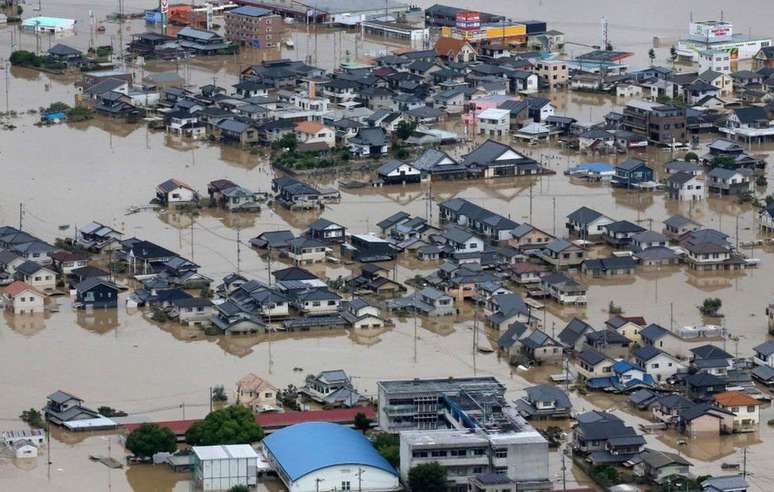Enchentes não são comuns nessa região, mas combinação de fatores, incluindo um tufão, foi responsável pelas chuvas