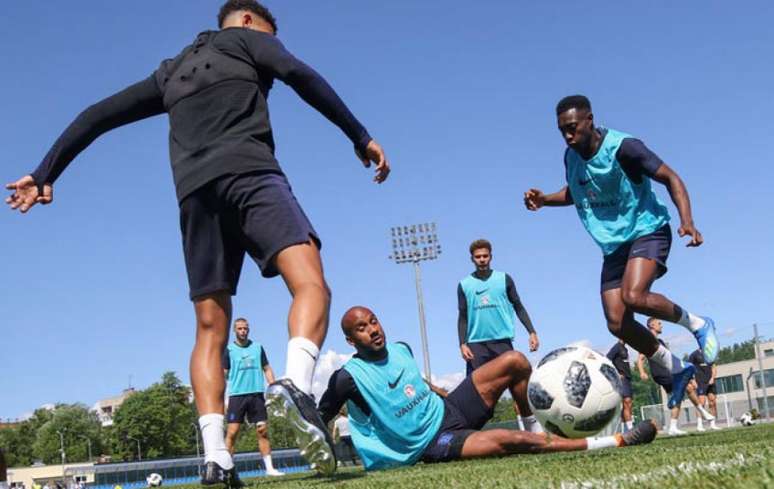 Jogadores treinaram no CT de Zelenogorsk (Foto: Divulgação)