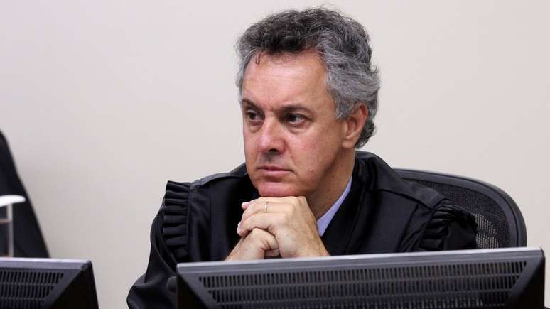Desembargador disse que "não se condena ninguém por ódio", ao ler seu voto mantendo a condenação de Lula | Foto: TRF-4