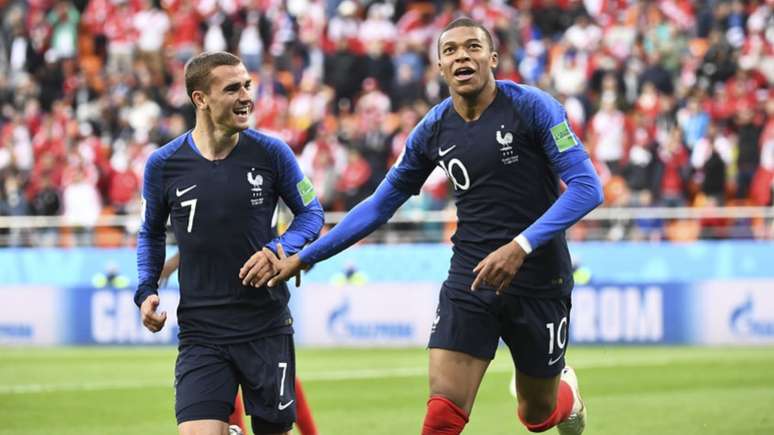 França, de Griezmann e Mbappé, tem quatro vitórias e um empate nesta Copa do Mundo (Foto: AFP)