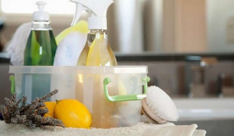 30– O vinagre, o álcool e o limão são produtos de limpeza caseiro e não agridem o meio ambiente.