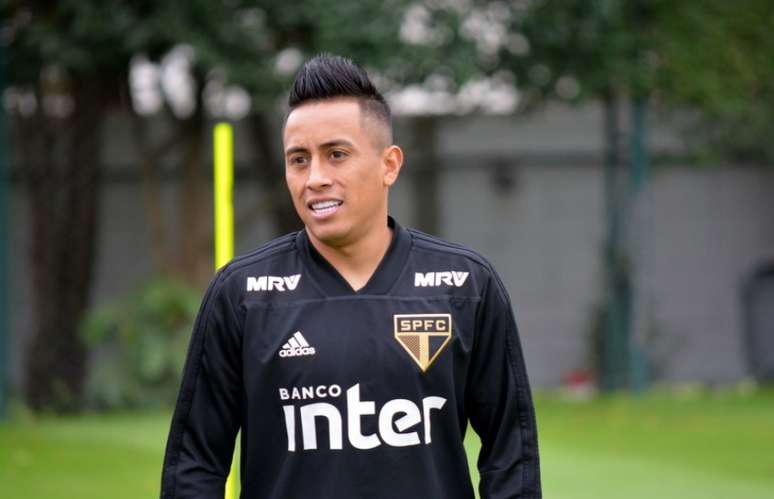 Cueva voltou ao CT nessa segunda-feira, mas pode nem jogar mais pelo São Paulo (Érico Leonan/saopaulofc.net)