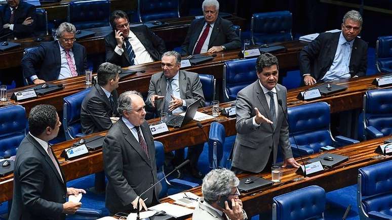 Senadores durante votação do PLC 53/2018, a Lei de Proteção de Dados Pessoais / Imagem: Marcos Oliveira/Agência Senado