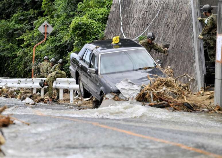 Chuvas torrenciais castigaram o Japão, provocando muitos danos e mortes no país