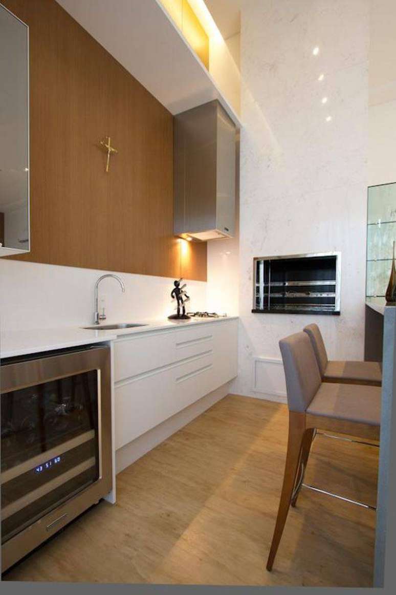 39. H&aacute; modelos de banquetas de cozinha bem modernas e elegantes