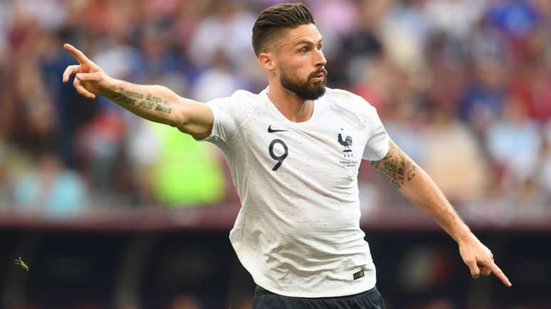 Giroud em ação pela seleção da França (Foto: AFP)