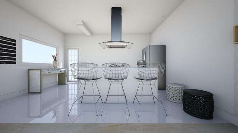 14. Banquetas de ferro com design minimalista para cozinha americana toda branca