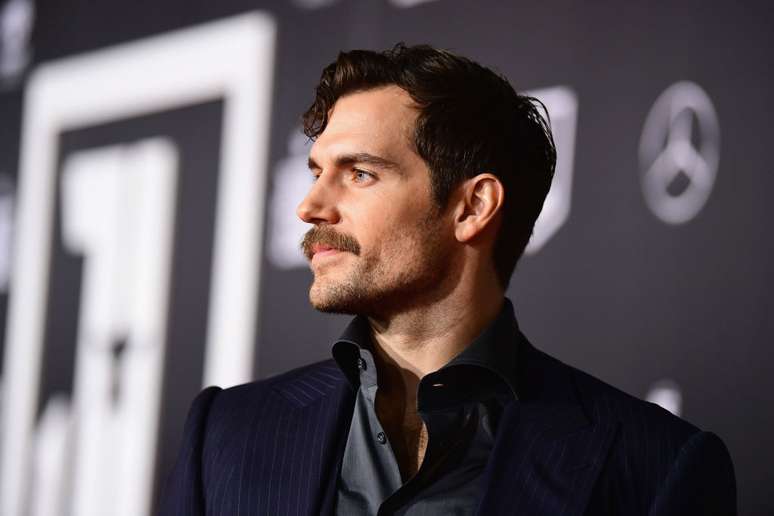 Ator Henry Cavill, conhecido por interpretar o Superman