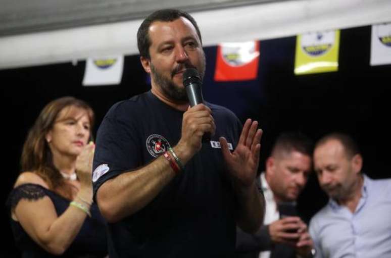 O ministro do Interior da Itália, Matteo Salvini, não quer permitir que barco atraque na Itália