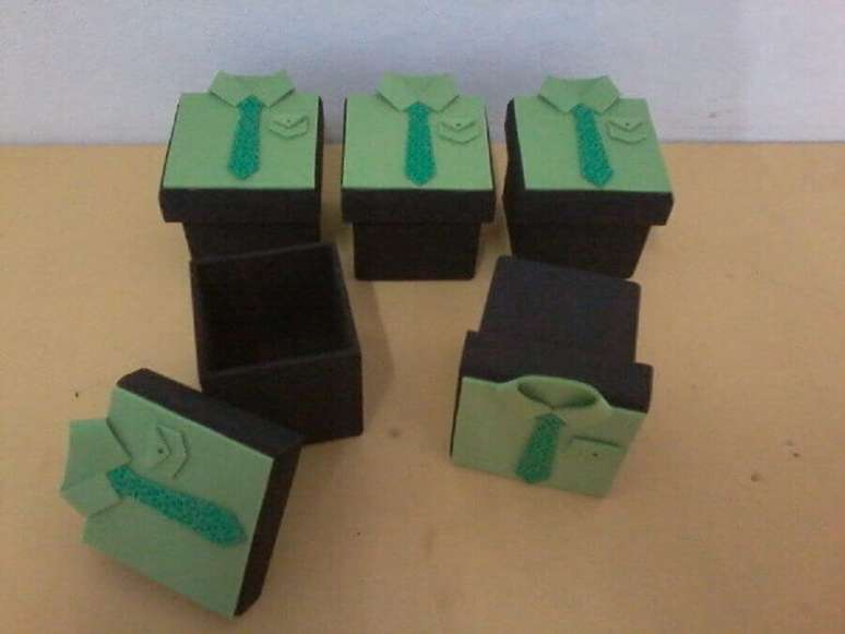 34. A embalagem da lembrancinha para o dia dos pais tamb&eacute;m pode ser personalizada