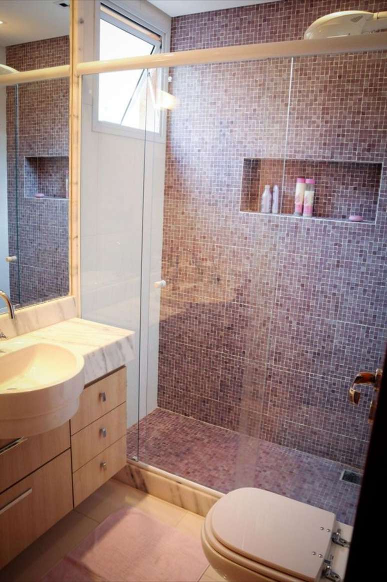 28. A pia pode ser um pouco maior do que o arm&aacute;rio de banheiro, caso voc&ecirc; prefira ou seja necess&aacute;rio