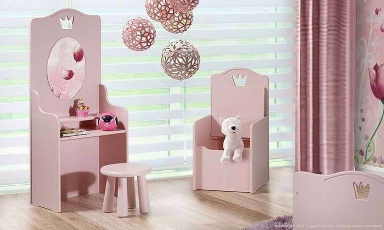 52. Quarto de bebê menina com móveis rosa. Projeto de LojasKD