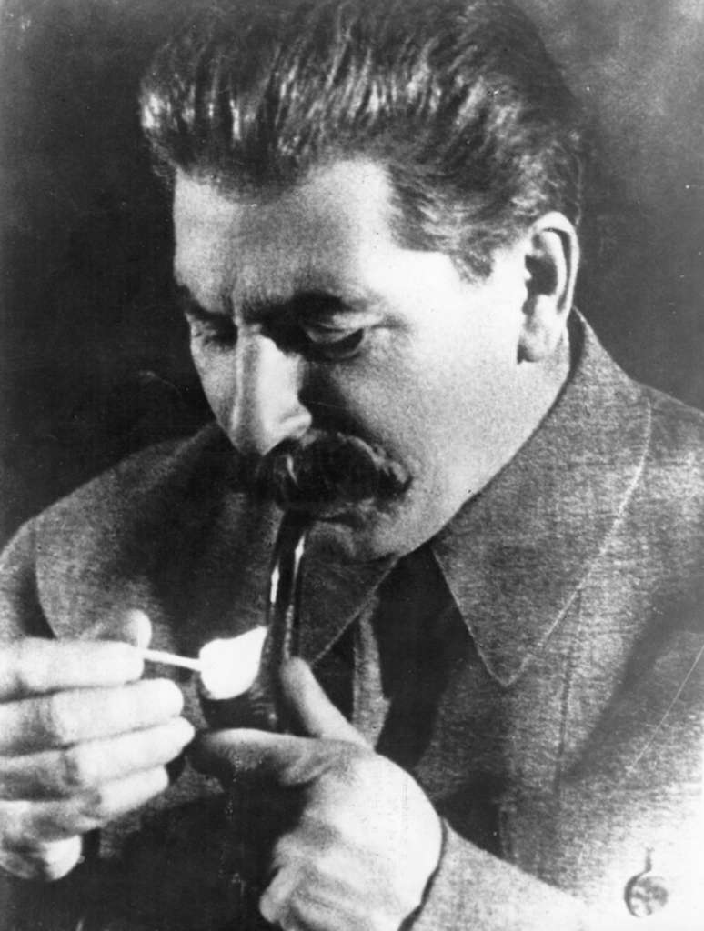 Na era Stalin, as restrições ao consumo do álcool foram suspensas