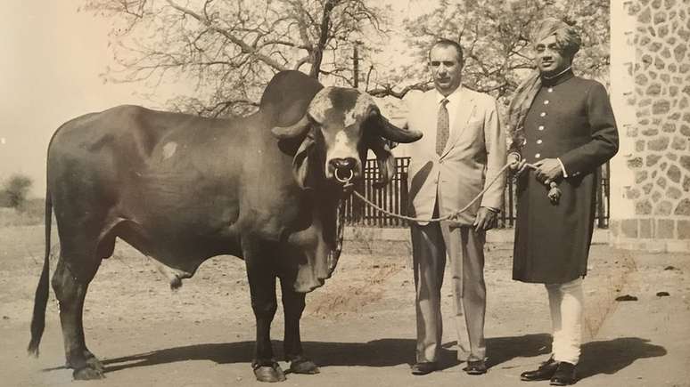 Celso Cid recebeu o maraj&aacute; de Bhavnagar em sua fazenda em Sertan&oacute;polis, no in&iacute;cio dos anos 1960