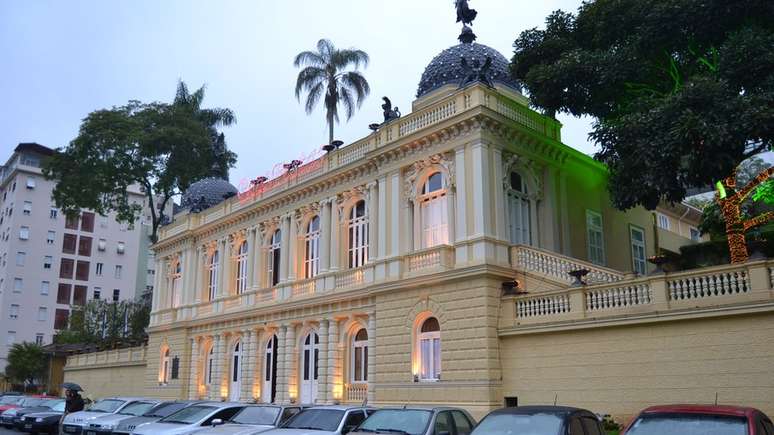 Antiga mansão do Barão de Guaraciaba, chamada de Palácio Amarelo, hoje é sede da Câmara Municipal de Petrópolis, no Rio de Janeiro