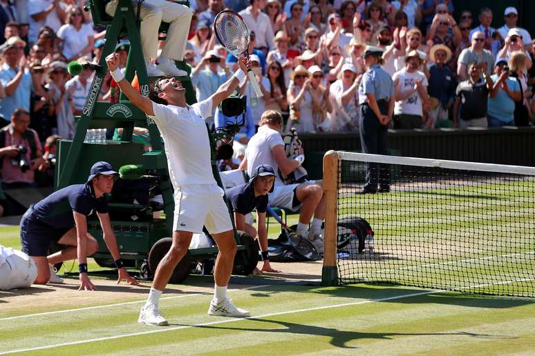 Djokovic comemora em Wimbledon